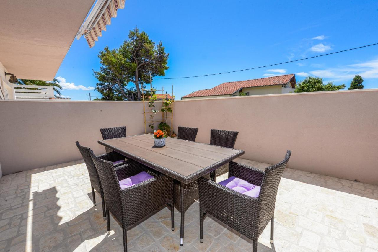 Apartments Amfora - Cozy And Modern Apartments For Up To 15 People, 100M From The Sea And Beach Стара-Новаля Экстерьер фото