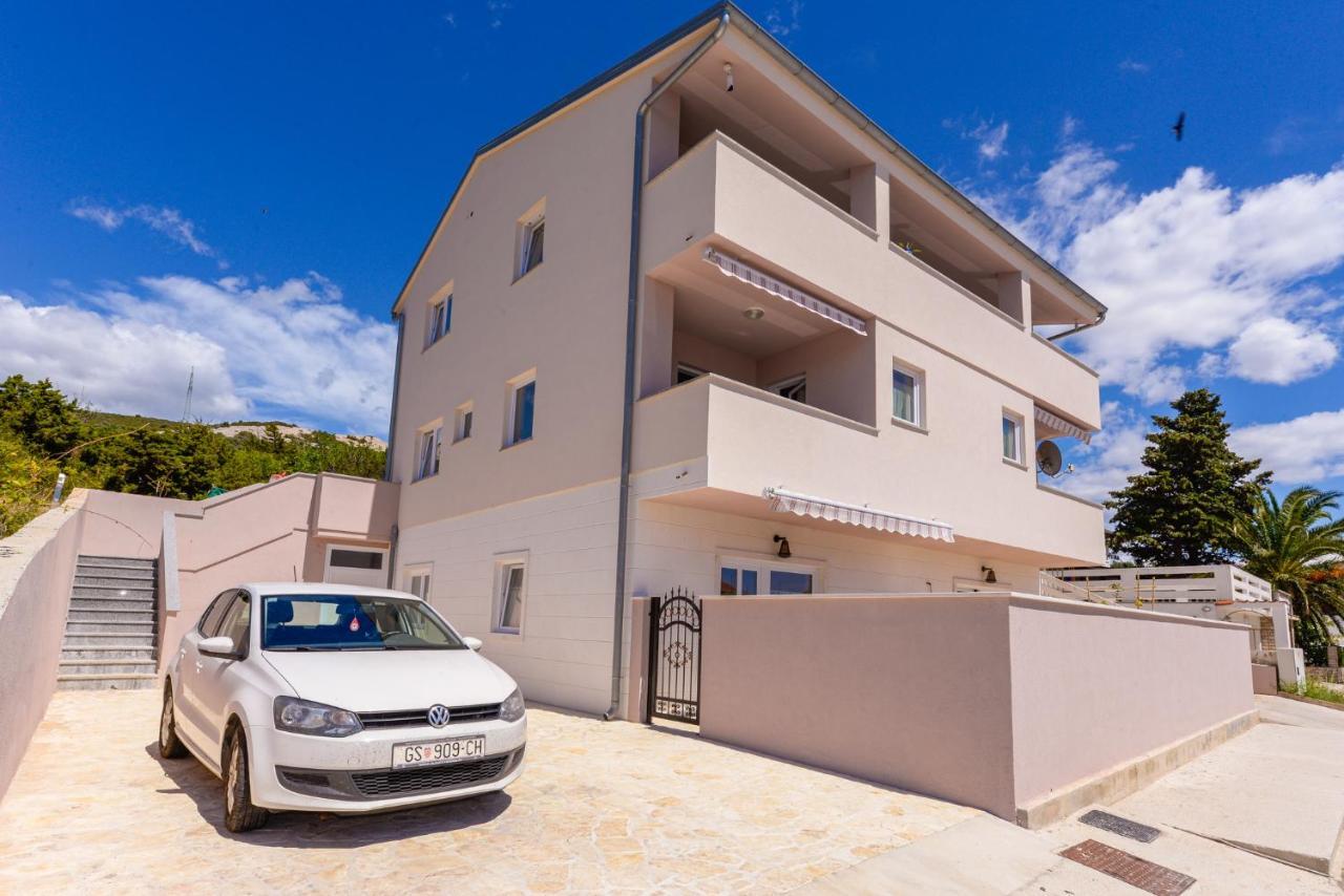 Apartments Amfora - Cozy And Modern Apartments For Up To 15 People, 100M From The Sea And Beach Стара-Новаля Экстерьер фото