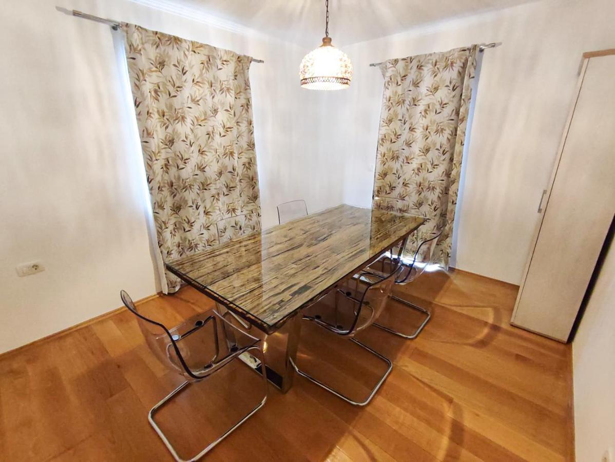 Apartments Amfora - Cozy And Modern Apartments For Up To 15 People, 100M From The Sea And Beach Стара-Новаля Экстерьер фото